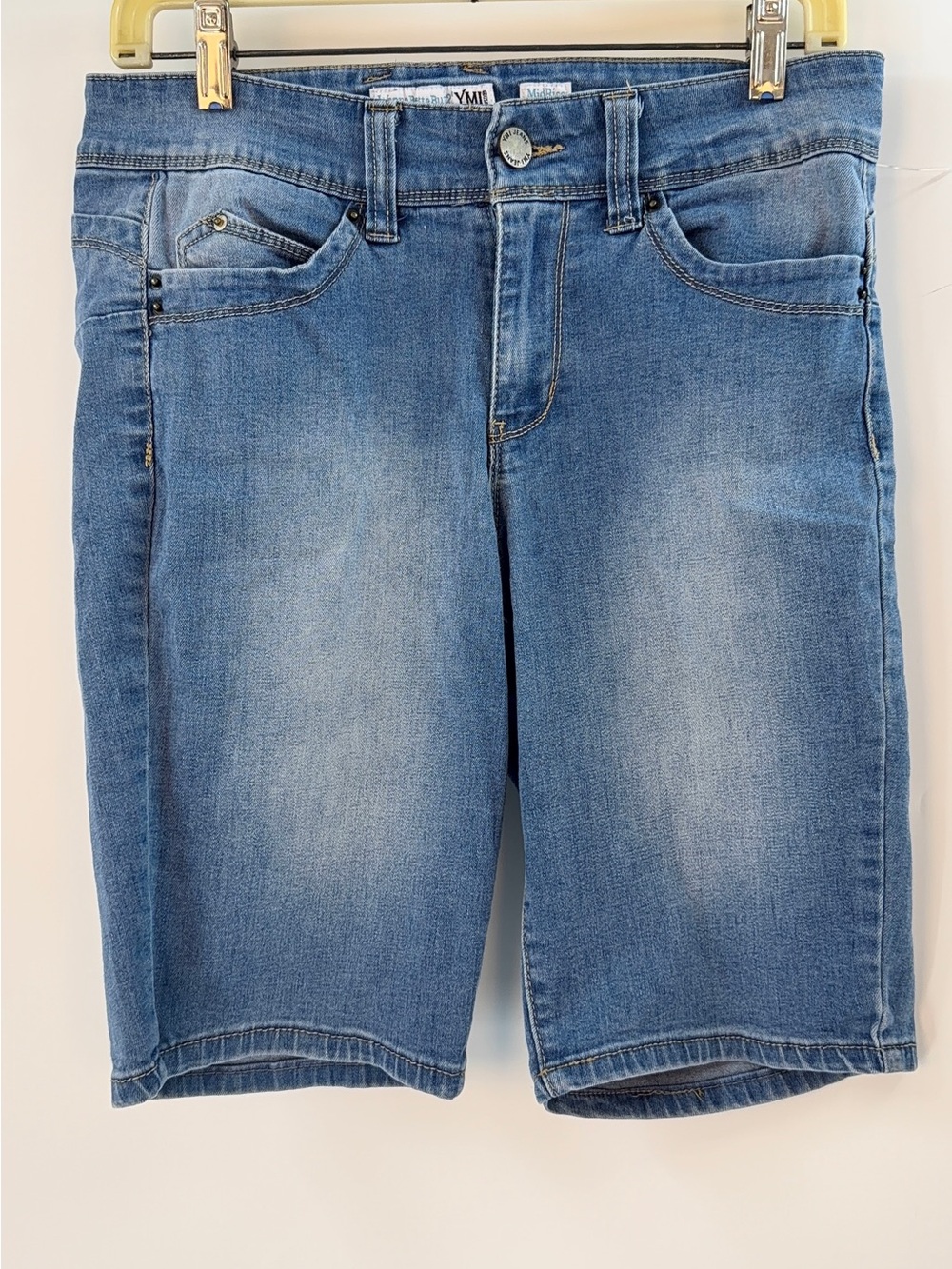 YMI WannaBettaButt Women’s Denim Bermuda Shorts Mid Rise Stretch Size 7